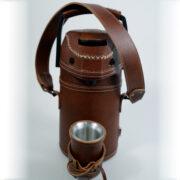 Termo Inox 1.9 Forrado Completo En Cuero Color Marrón Crispado