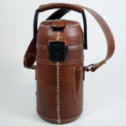 Termo Inox 1.9 Forrado Completo En Cuero Color Marrón Crispado