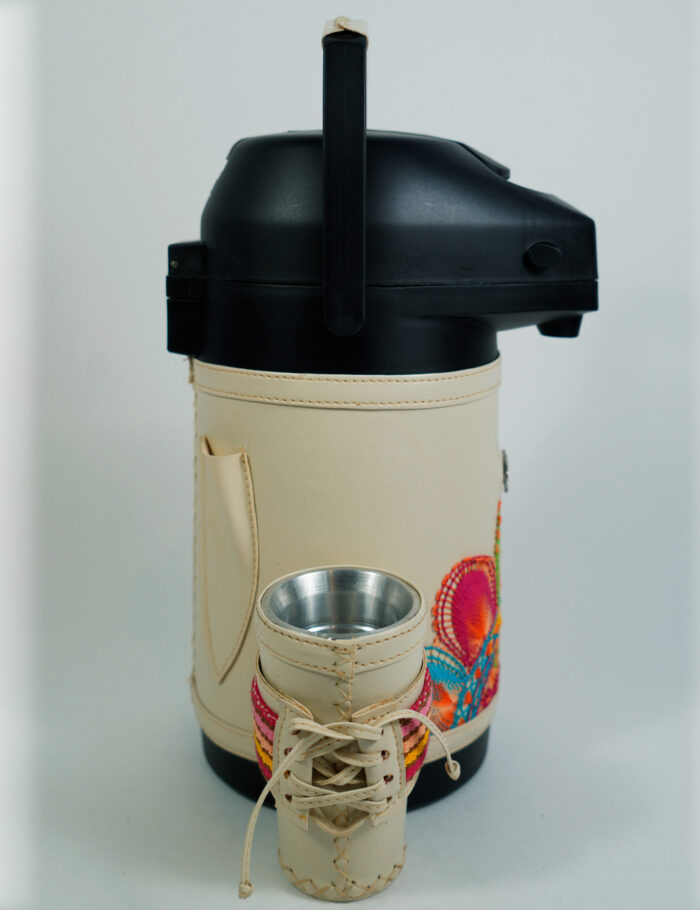 Termo Inox 1.9 En Simil Cuero Biege Con Faja Y Ñanduti