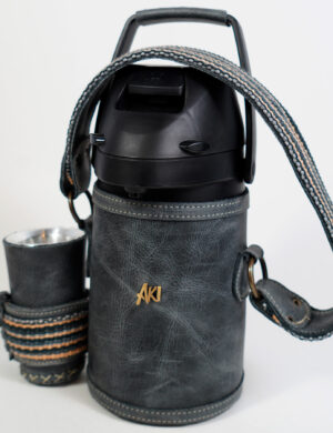 Termo Inox 1.3 En Cuero Negro Gastado Con Faja