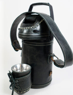 Termo Inox 1.3 Forrado Completo En Cuero Negro Gastado Sin Detalle Artesanal
