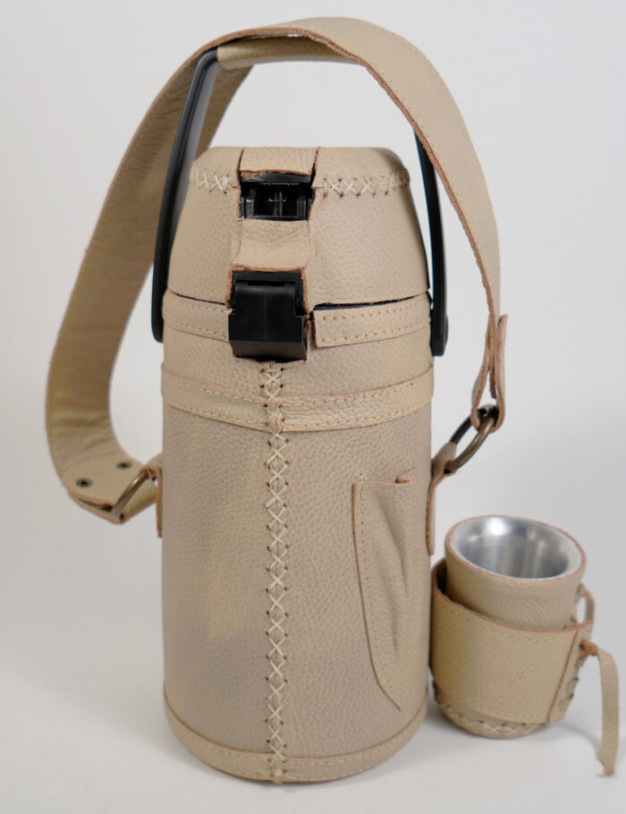 Termo Inox 1.3 Forrado Completo En Cuero Marron Japones Claro Con Ao Poi