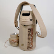 Termo Inox 1.3 Forrado Completo En Cuero Marron Japones Claro Con Ao Poi