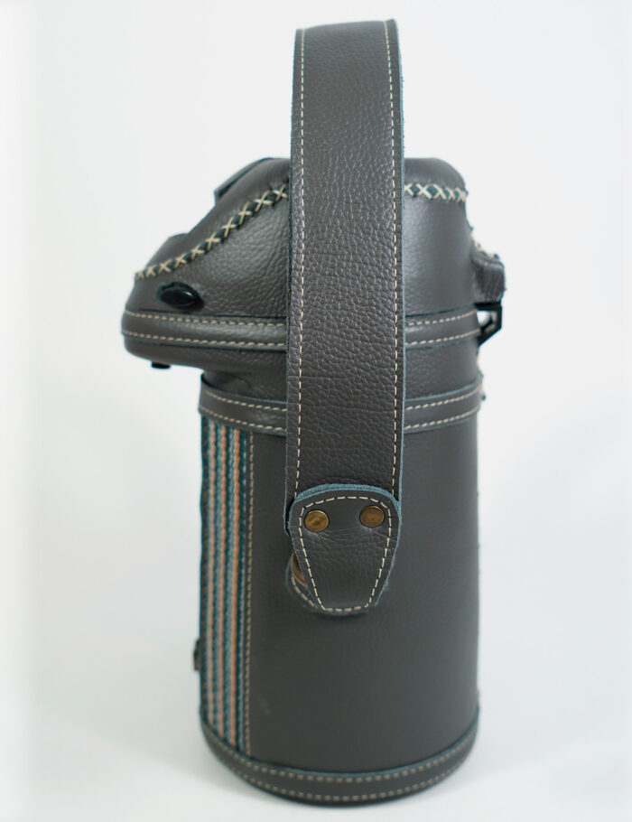 Termo Inox 1.3 Forrado Completo En Cuero Gris Graneado Con Faja Termo Inox 1.3 Forrado Completo En Cuero Gris Graneado Con Faja