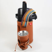 Termo Inox 1.3 En Simil Cuero Marron Suela Con Faja