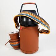 Termo Inox 1.3 En Simil Cuero Marron Suela Con Faja