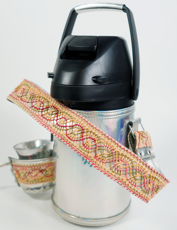 Termo Inox 1.3 En Simil Cuero Plateado Con Ao Poi