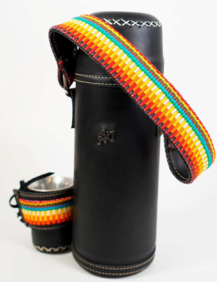 Termo Mate Alto En Cuero Negro Napa Con Faja