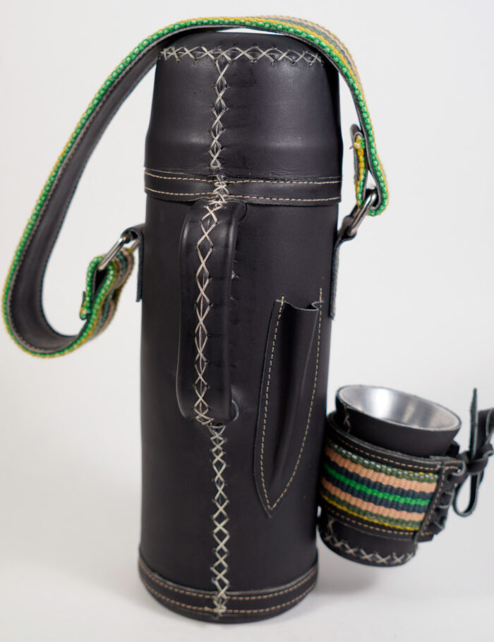 Termo Mate Alto Termolar En Cuero Negro Napa Con Faja Termo Mate Alto Termolar En Cuero Negro Napa Con Faja