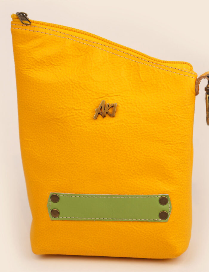 Yerbera En Cuero Color Amarillo Combinado Con Verde Musgo