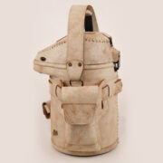 Termo Inox 2.5 Forrado Completo En Cuero Beige Quebrado Con Bolsillos y Porta Accesorios