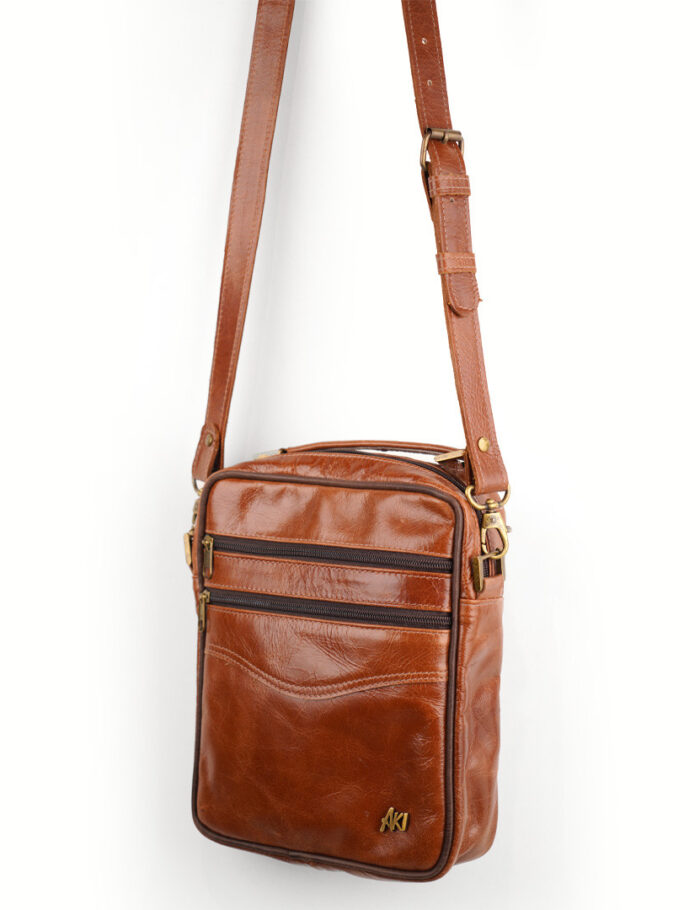 Mini Morral En Cuero Marron Rojizo