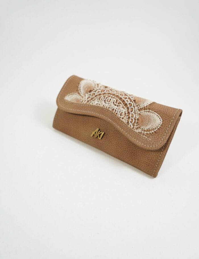 Billetera Doble En Cuero Marron Japones Con Ñanduti