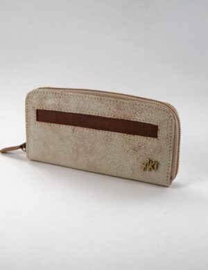 Billetera Simple Con Cierre En Cuero Beige Quebrado Combinado Con Suela