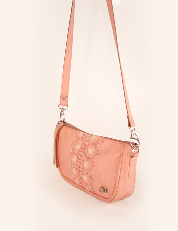 Carterita Paz En Cuero Rosa Con Ñanduti Carterita Paz En Cuero Rosa Con Ñanduti